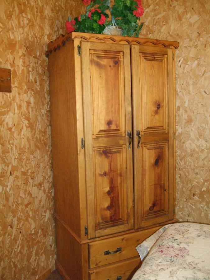 | Sierra Bonita Cabins and RV Park