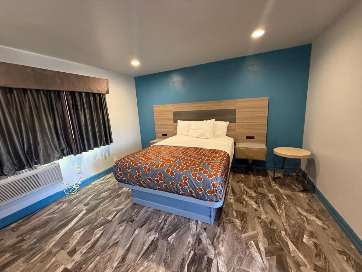 | Travel Inn Motel
