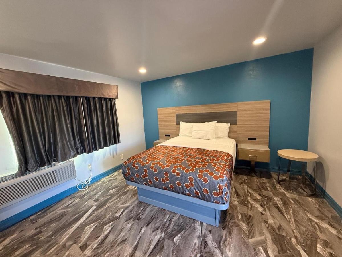 | Travel Inn Motel