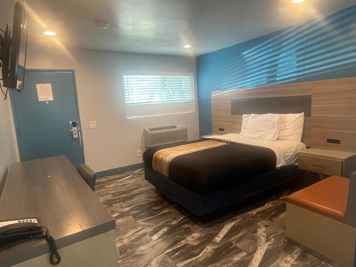 | Travel Inn Motel