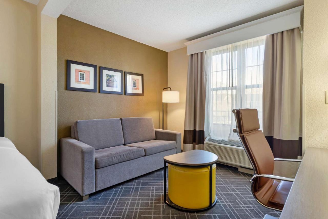 Queen Suite with Two Queen Beds at Comfort Suites Hanes Mall