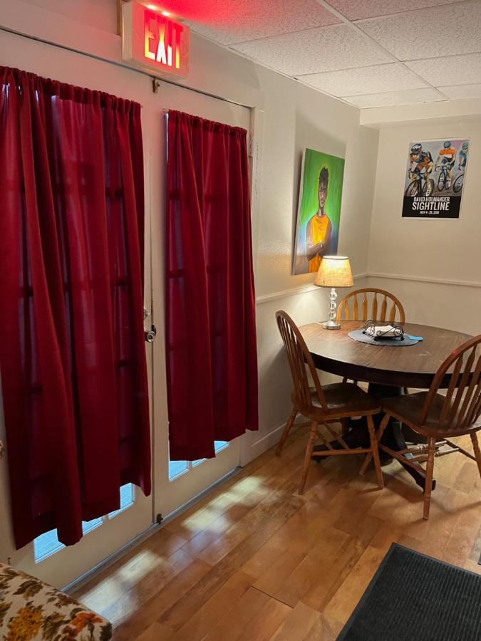 | Art Gallery Hostel