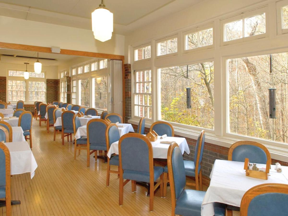 | Canyon Inn