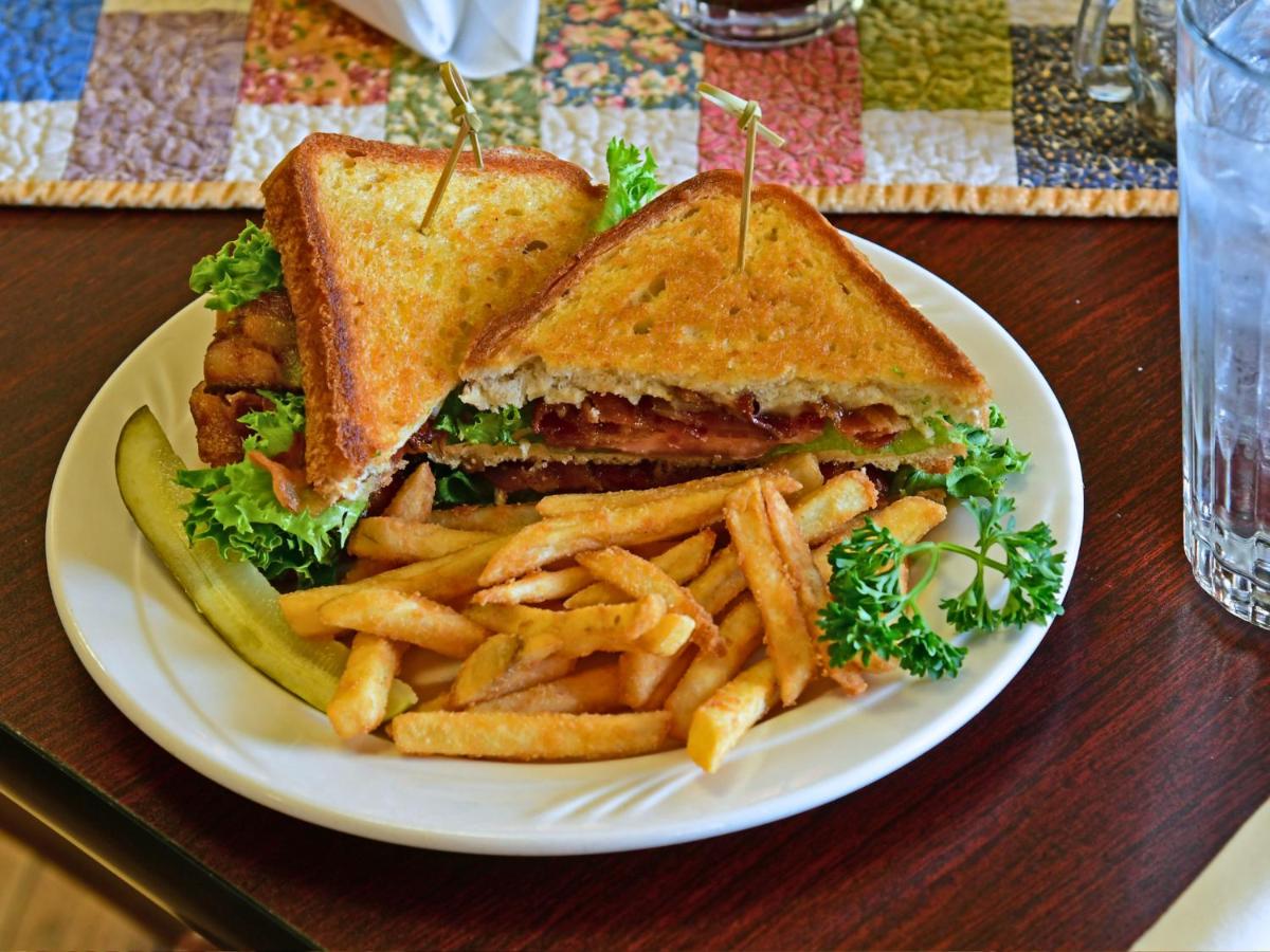 | Clifty Inn