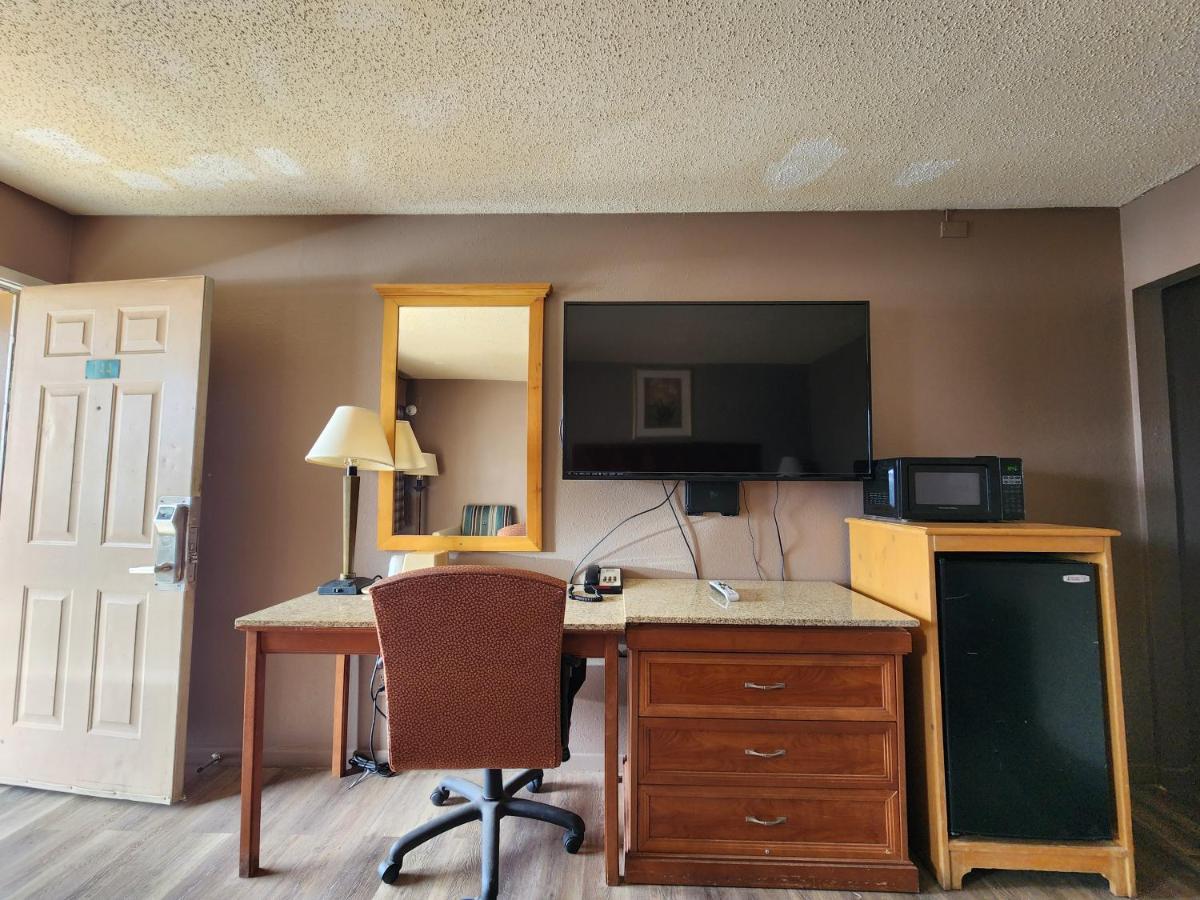 | Satellite Inn