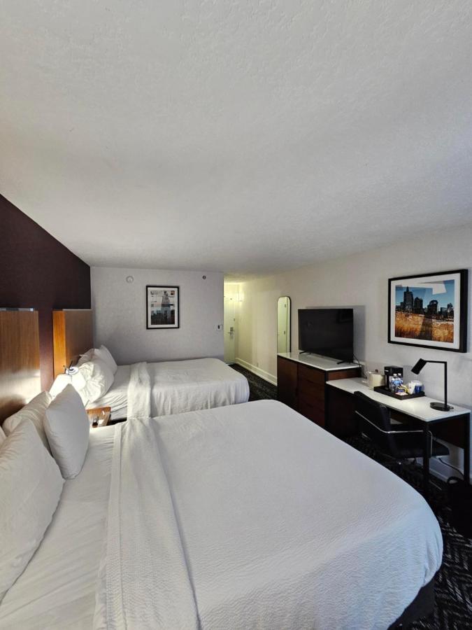 | Four Points by Sheraton Kansas City Airport