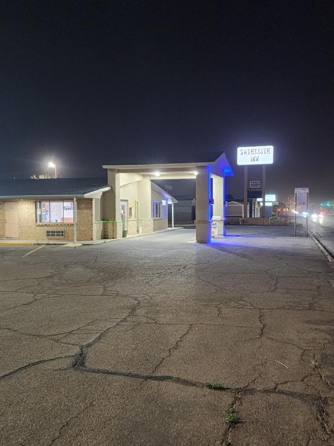 | Satellite Inn