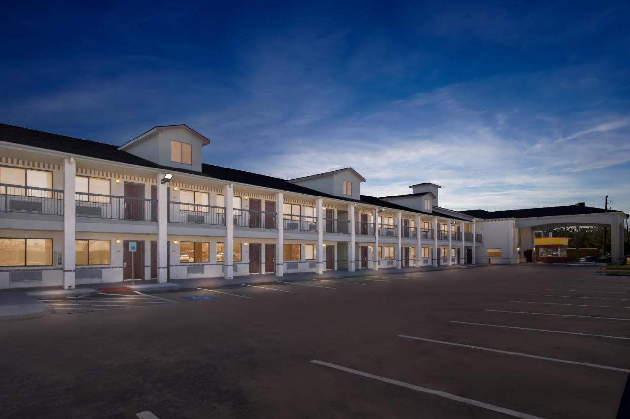  | OYO Hotel Stafford TX I-69 North