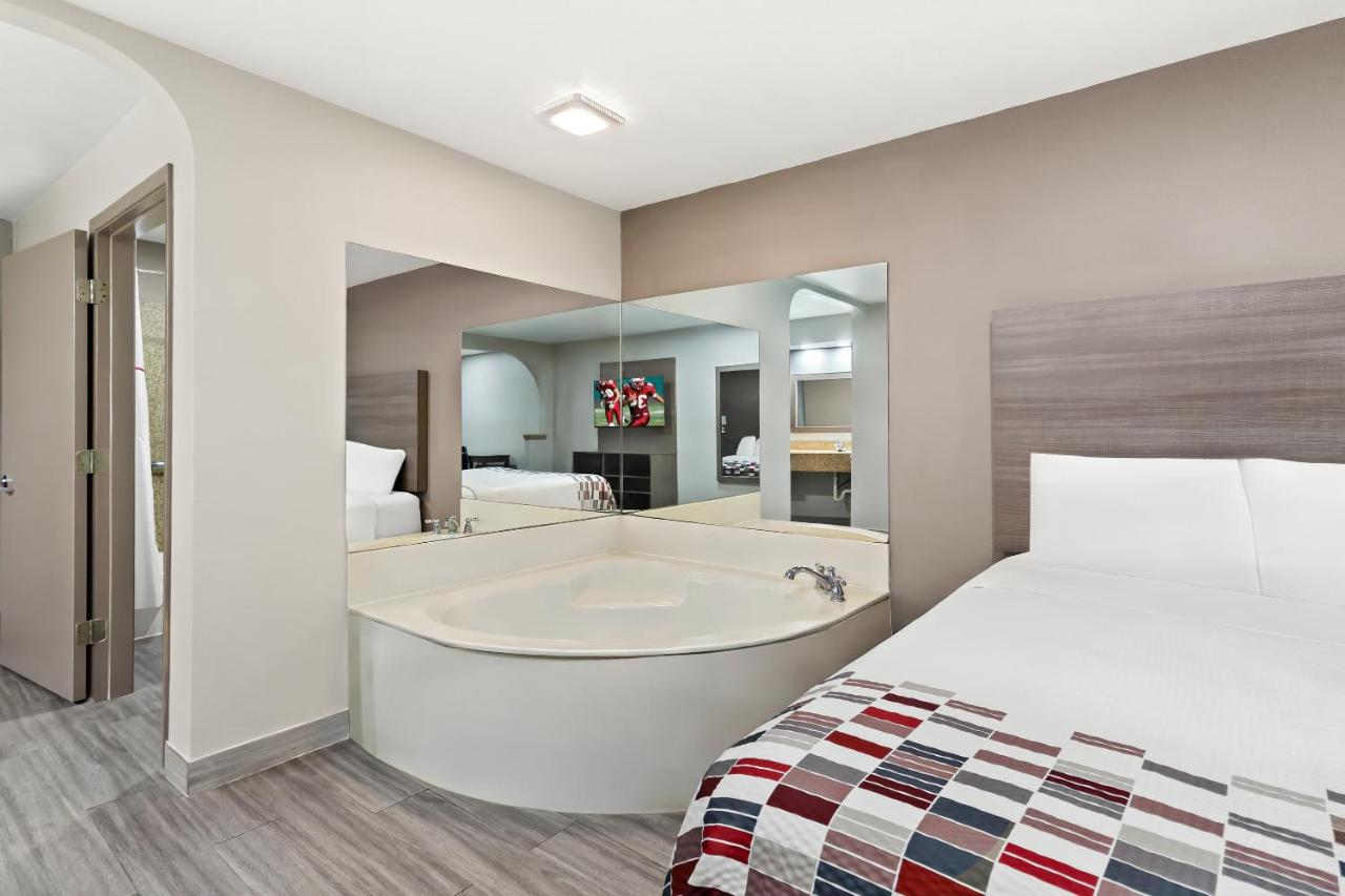  | OYO Hotel Stafford TX I-69 North