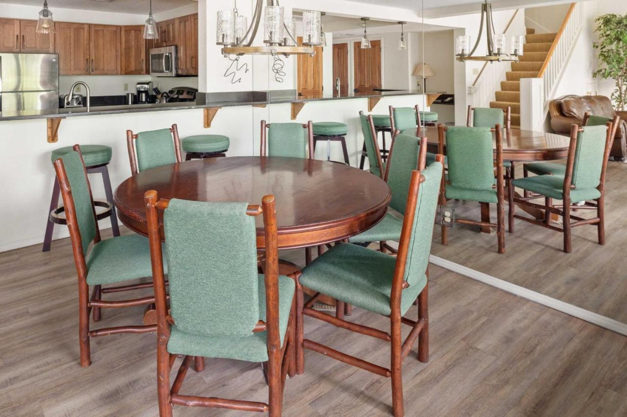 Lakefront Three-Bedroom Condo at Lodge at Whitefish Lake