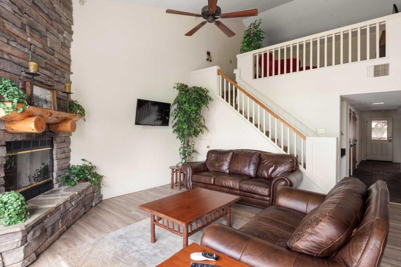 Lakefront Three-Bedroom Condo at Lodge at Whitefish Lake