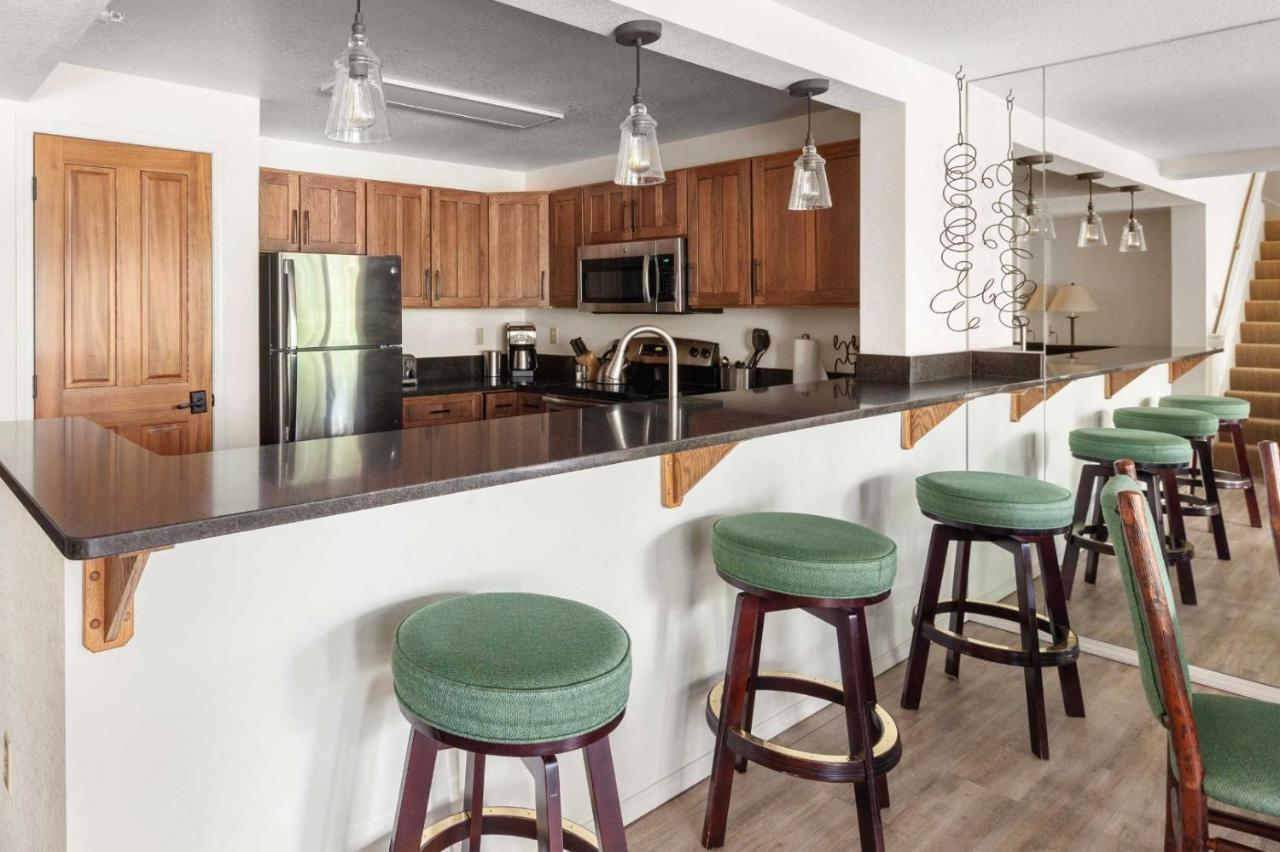 Lakefront Three-Bedroom Condo at Lodge at Whitefish Lake