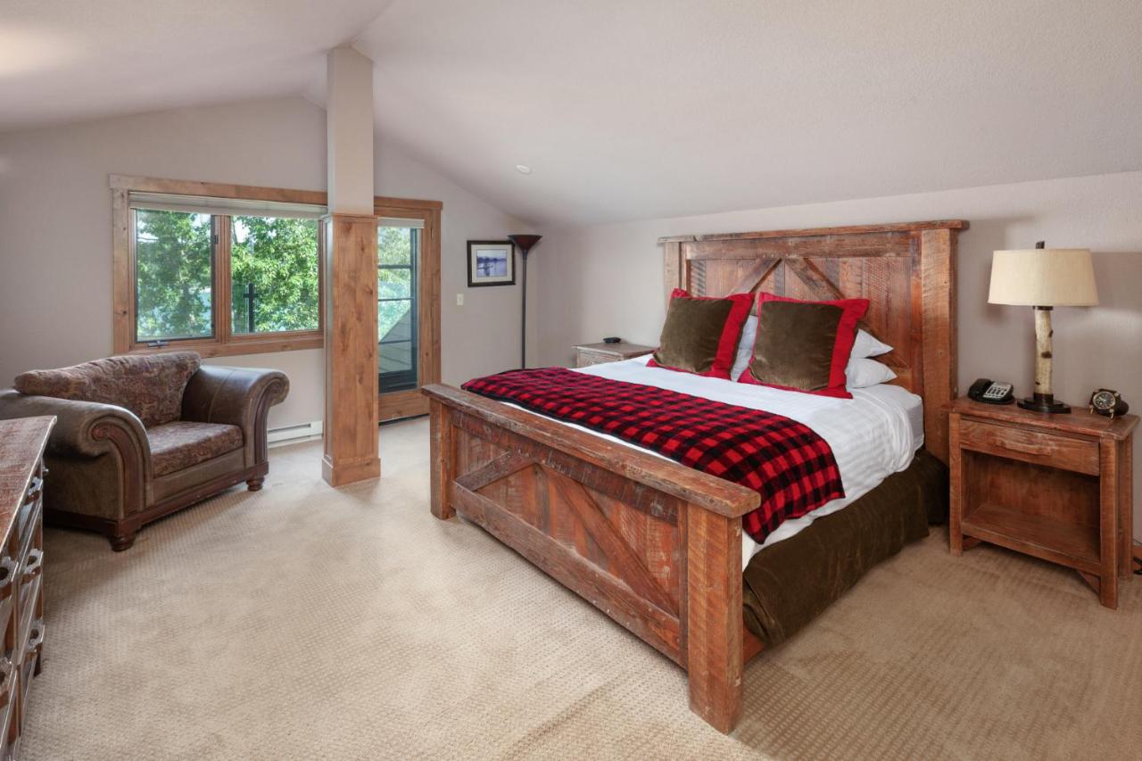Lakefront Three-Bedroom Averill Suite Condo at Lodge at Whitefish Lake