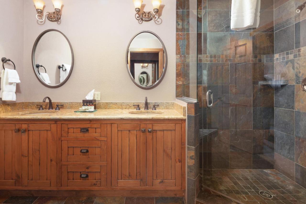 Lakefront Three-Bedroom Averill Suite Condo at Lodge at Whitefish Lake