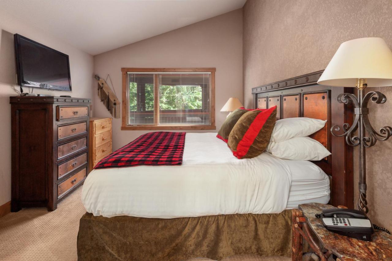 Lakefront Three-Bedroom Averill Suite Condo at Lodge at Whitefish Lake