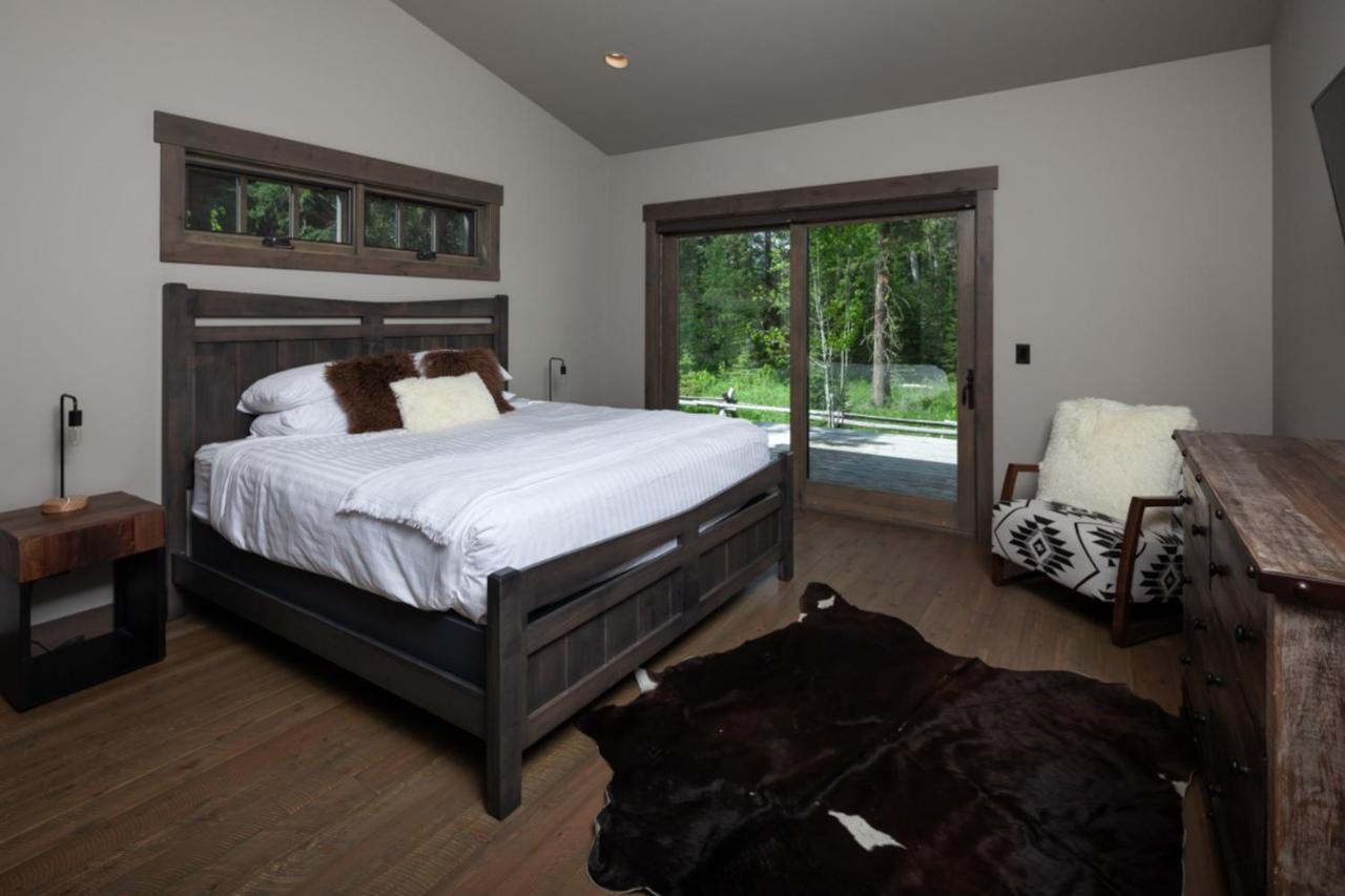 Four-Bedroom House at Lodge at Whitefish Lake