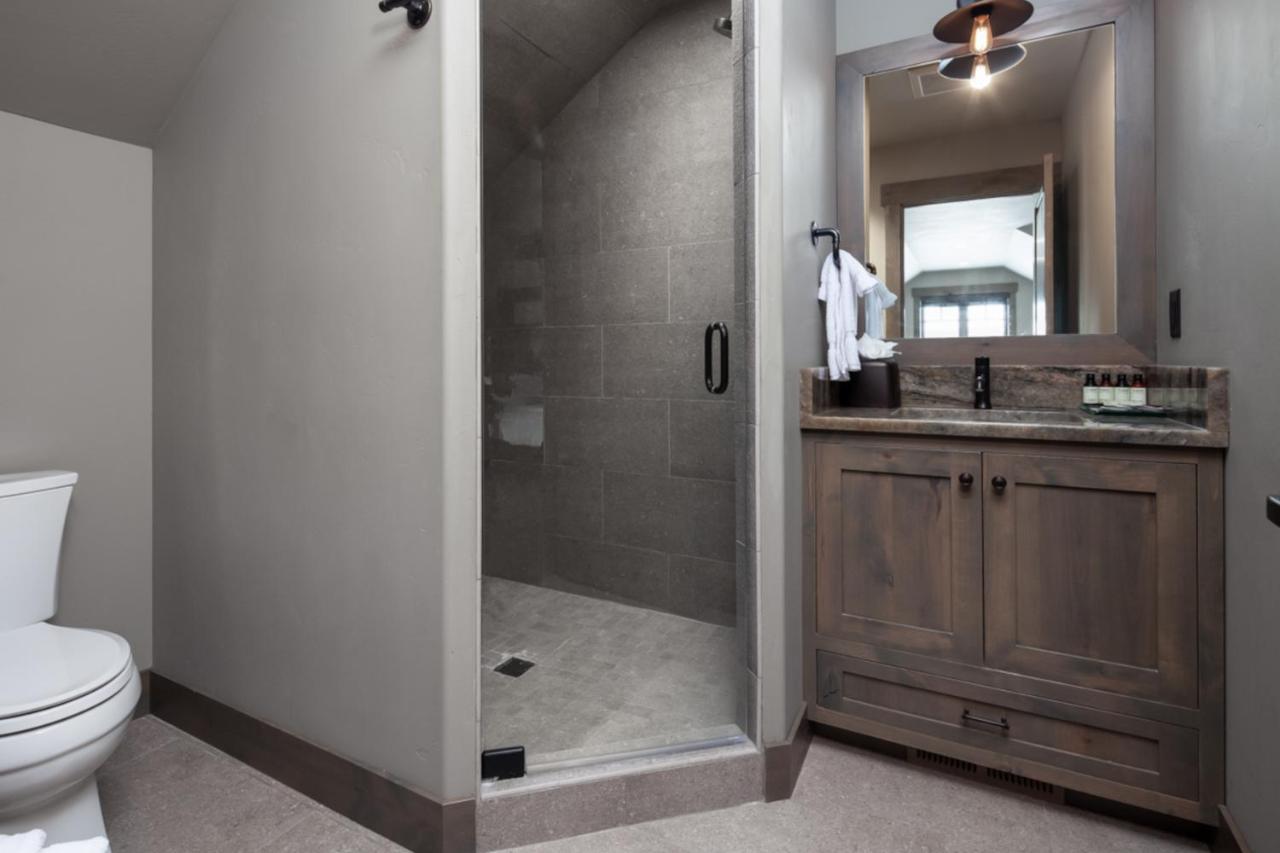 Four-Bedroom House at Lodge at Whitefish Lake