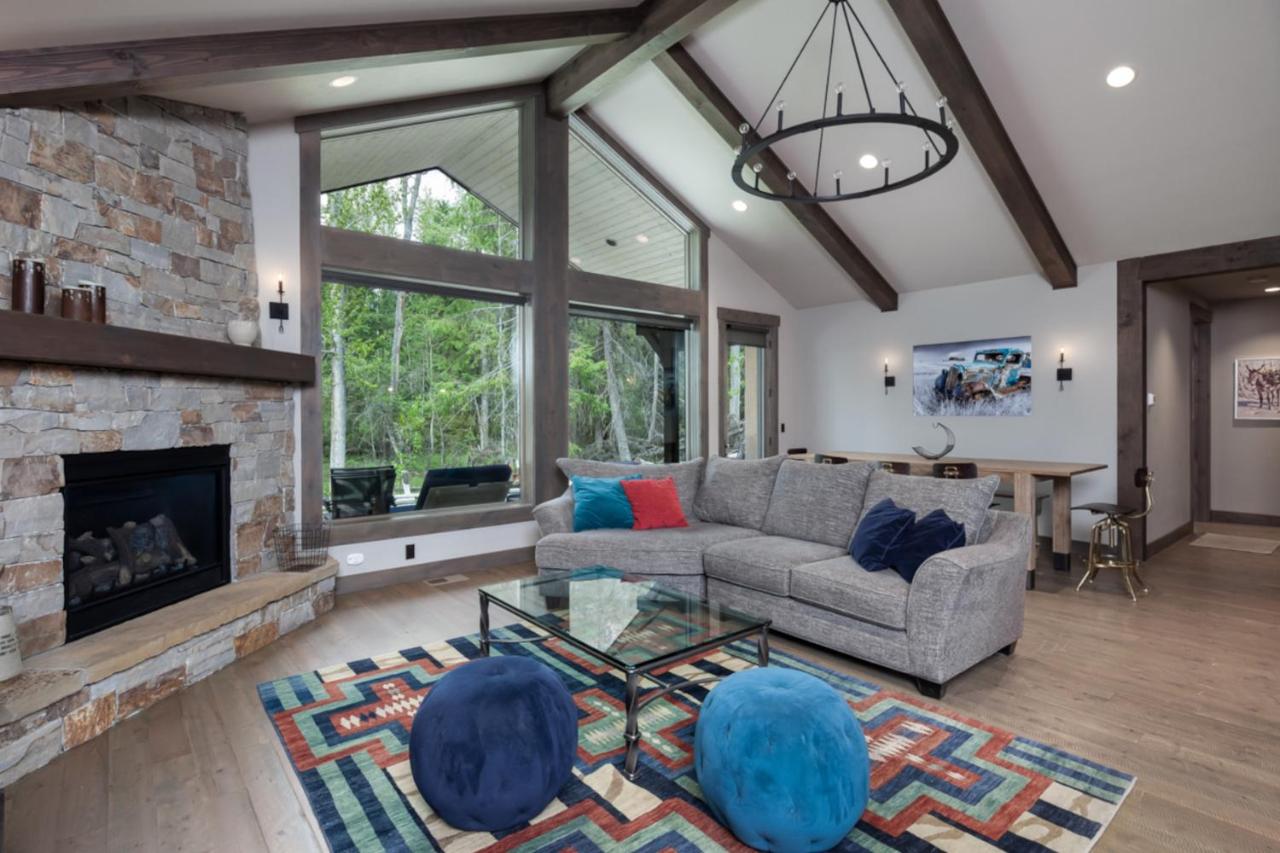 Four-Bedroom House at Lodge at Whitefish Lake
