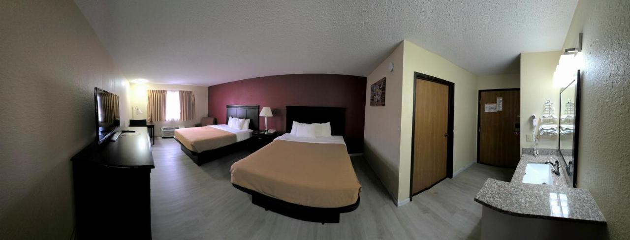 Queen Room with Two Queen Beds - Accessible/Non-Smoking at Econo Lodge Inn & Suites Wisconsin Dells