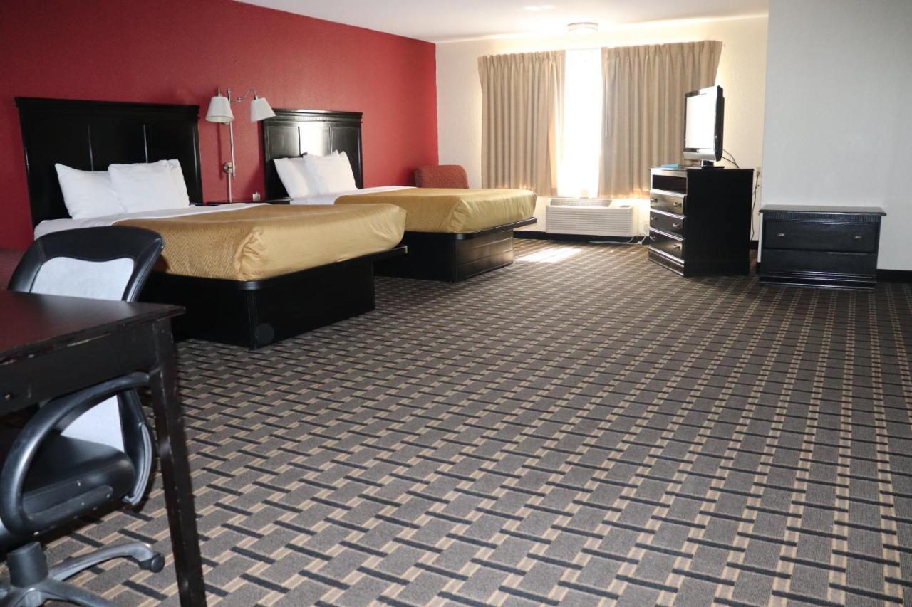 Room #113249523 at Econo Lodge Inn & Suites Wisconsin Dells