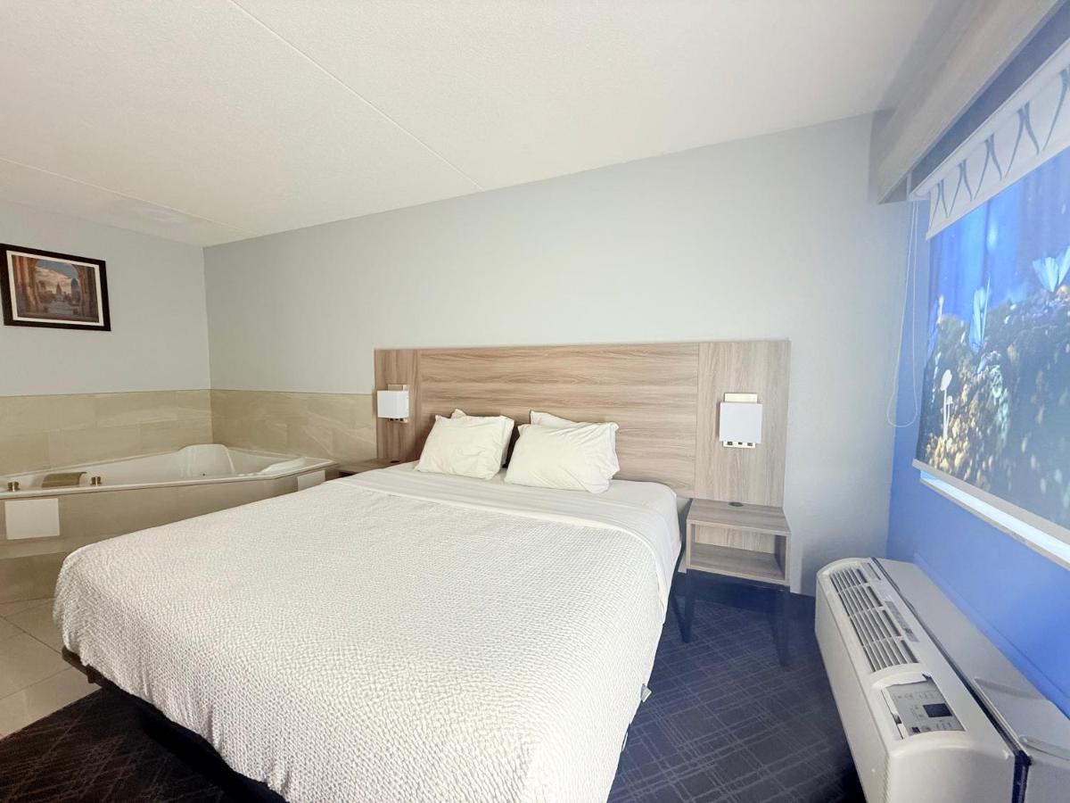 Premier King Suite - Non-Smoking at Baymont by Wyndham Indianapolis South