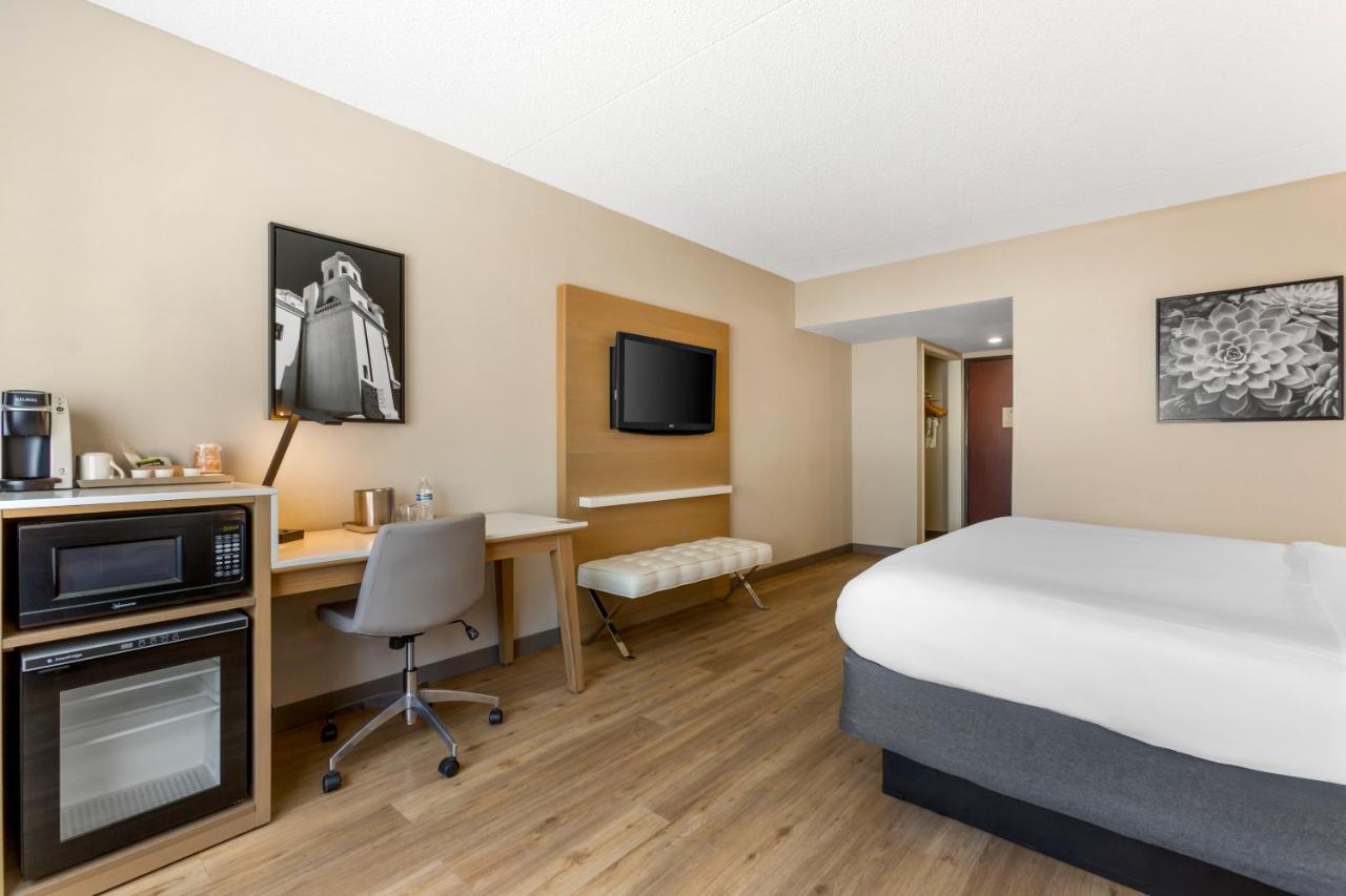 One-Bedroom King Suite - Non Smoking at Radisson Hotel Casa Grande
