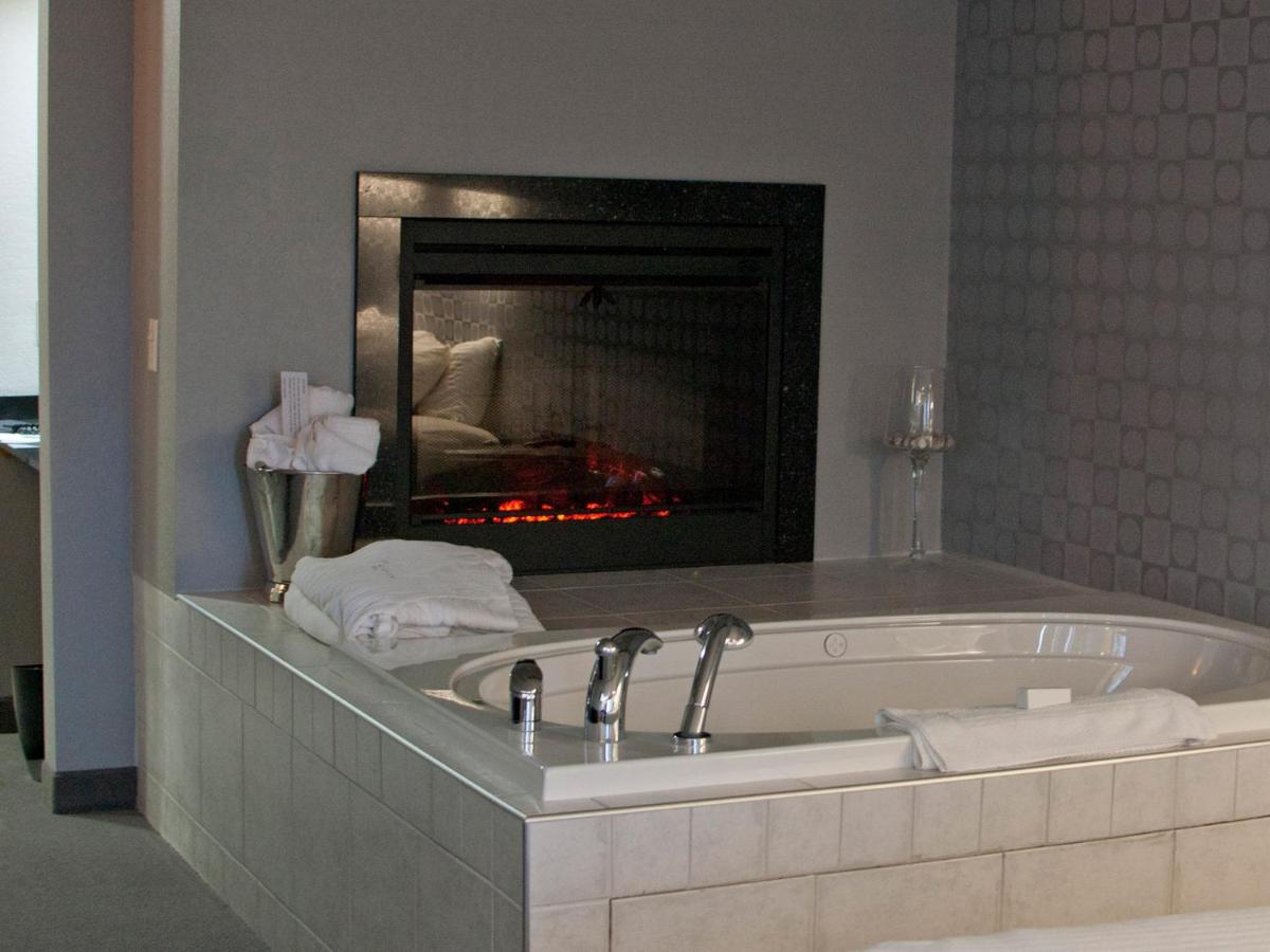 King Studio with Spa Bath - Non-Smoking at Metropolis Resort