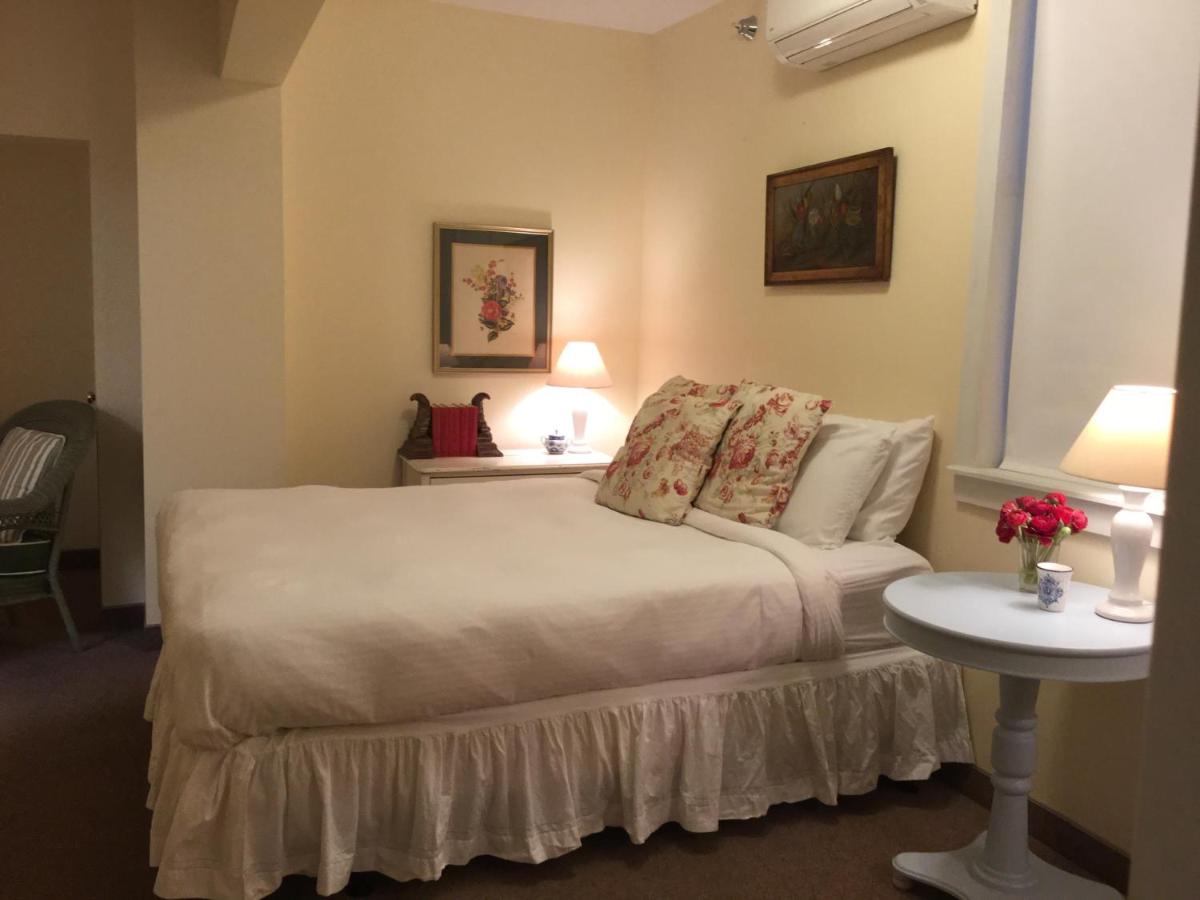 | The Beach Rose Inn