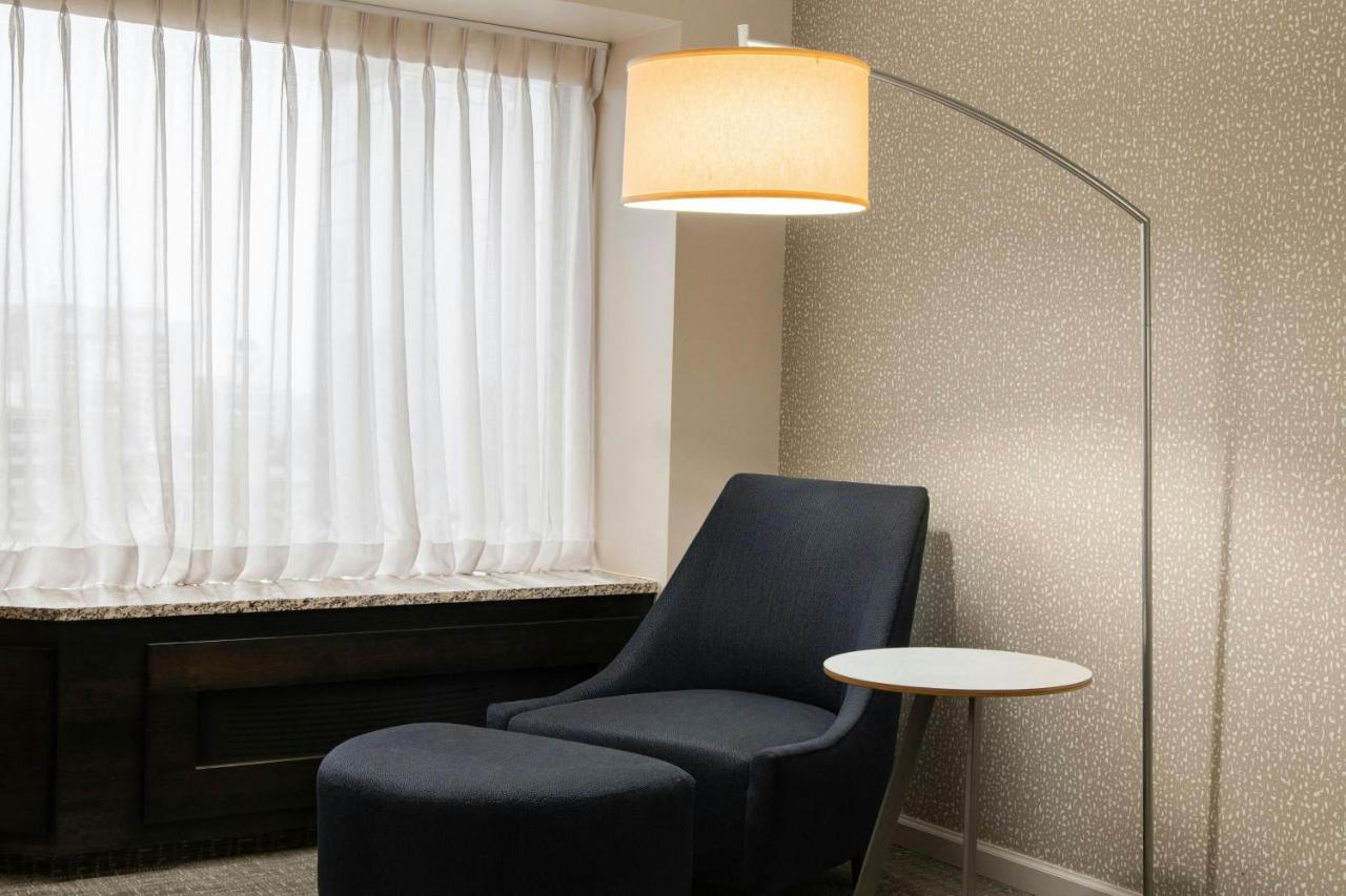 Guest King Room with City View at Renaissance Seattle Hotel