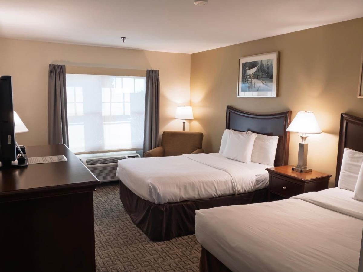Deluxe Double Room at Country Inn at The Mall