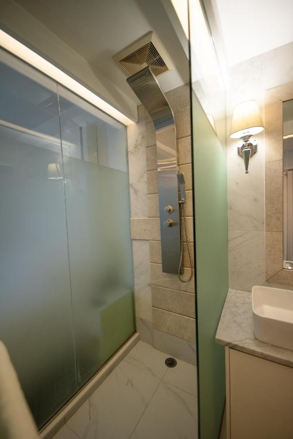 Deluxe King Room with Balcony at The One Boutique Hotel