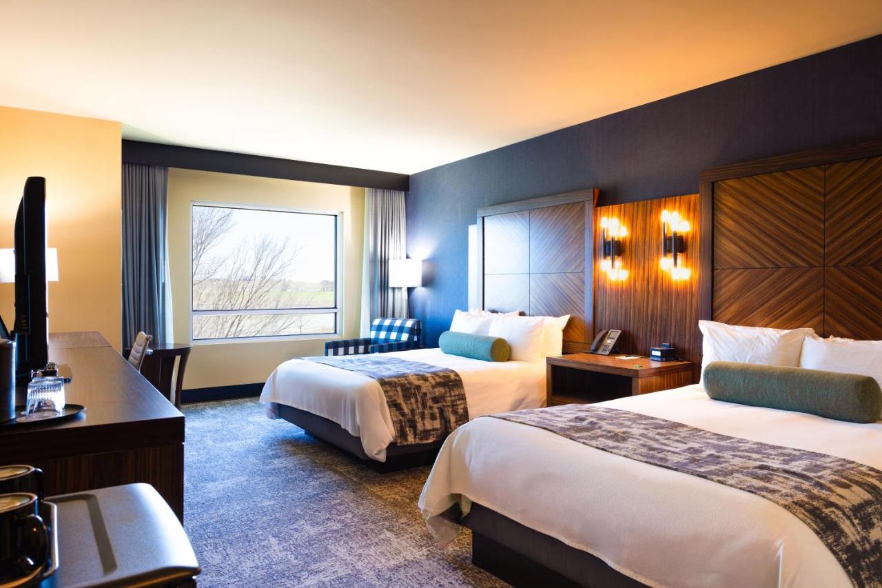 Queen Room with Two Queen Beds at Apache Casino Hotel