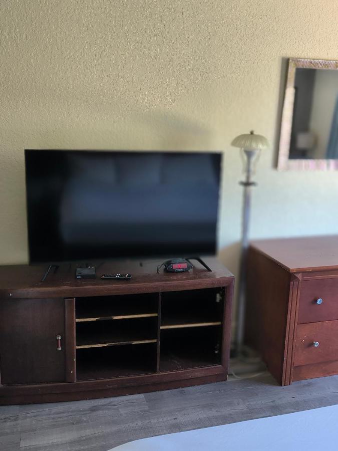 Business King Room - Non-Smoking at Baymont By Wyndham Gainesville I-75