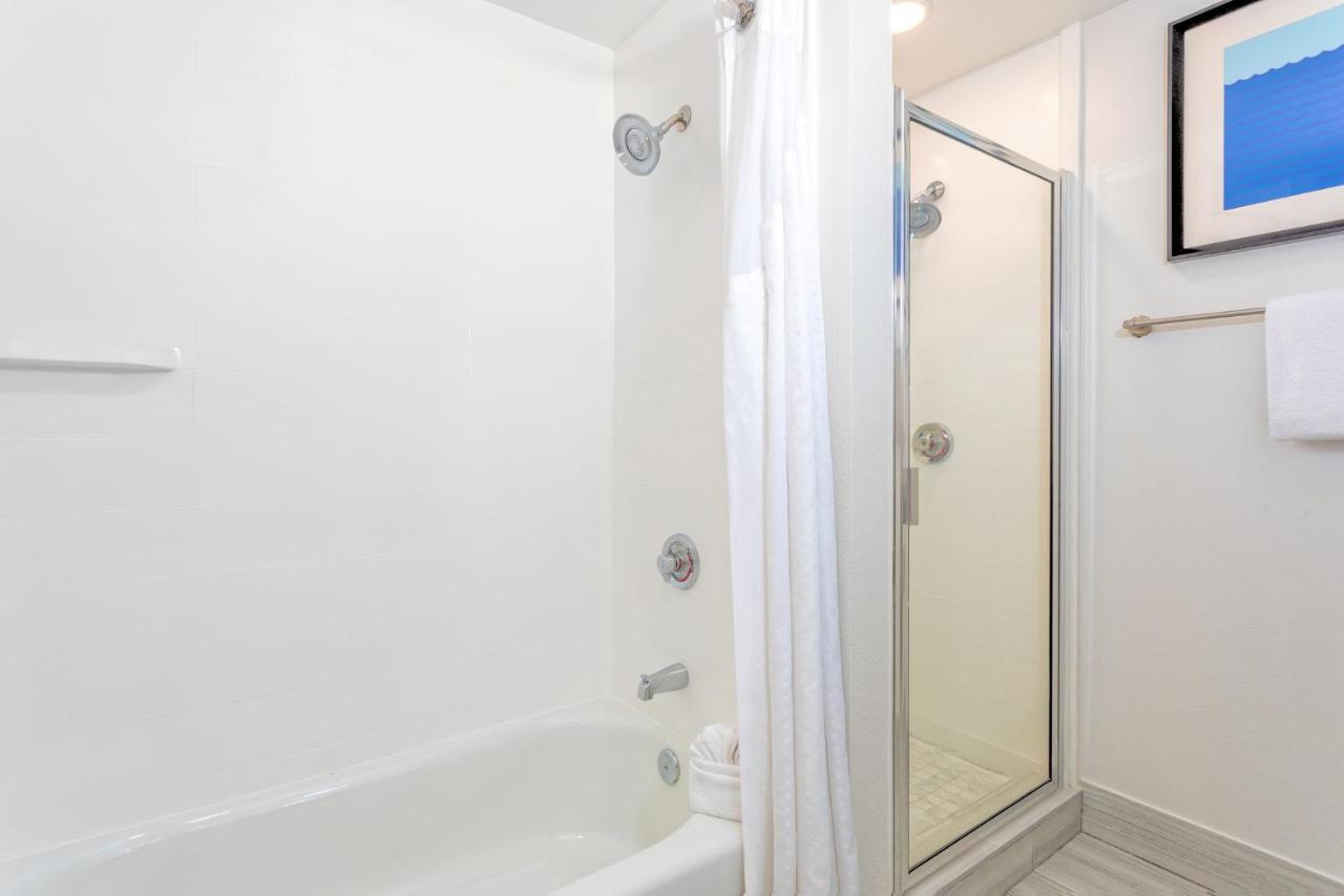 | Holiday Inn Express & Suites, International Drive, an IHG Hotel