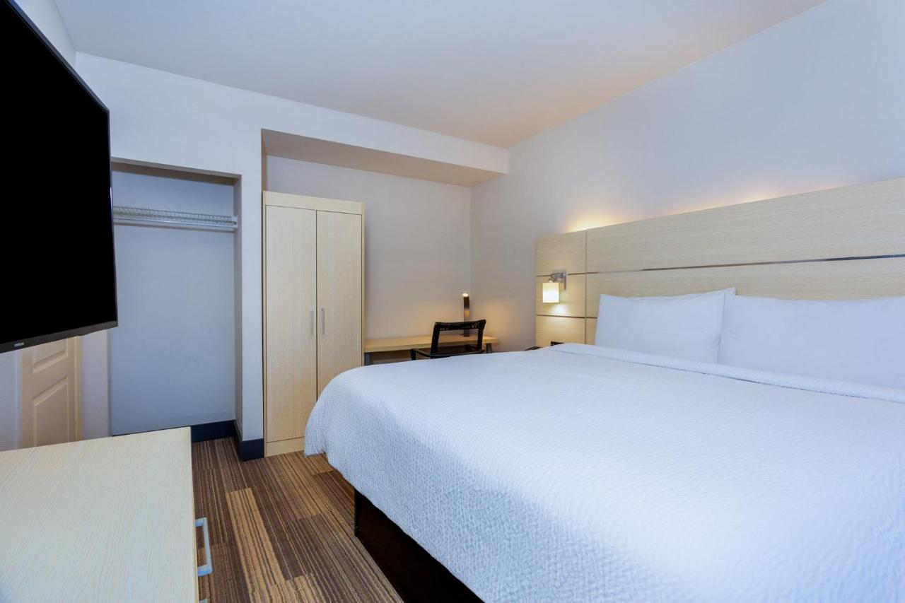 | Holiday Inn Express & Suites, International Drive, an IHG Hotel