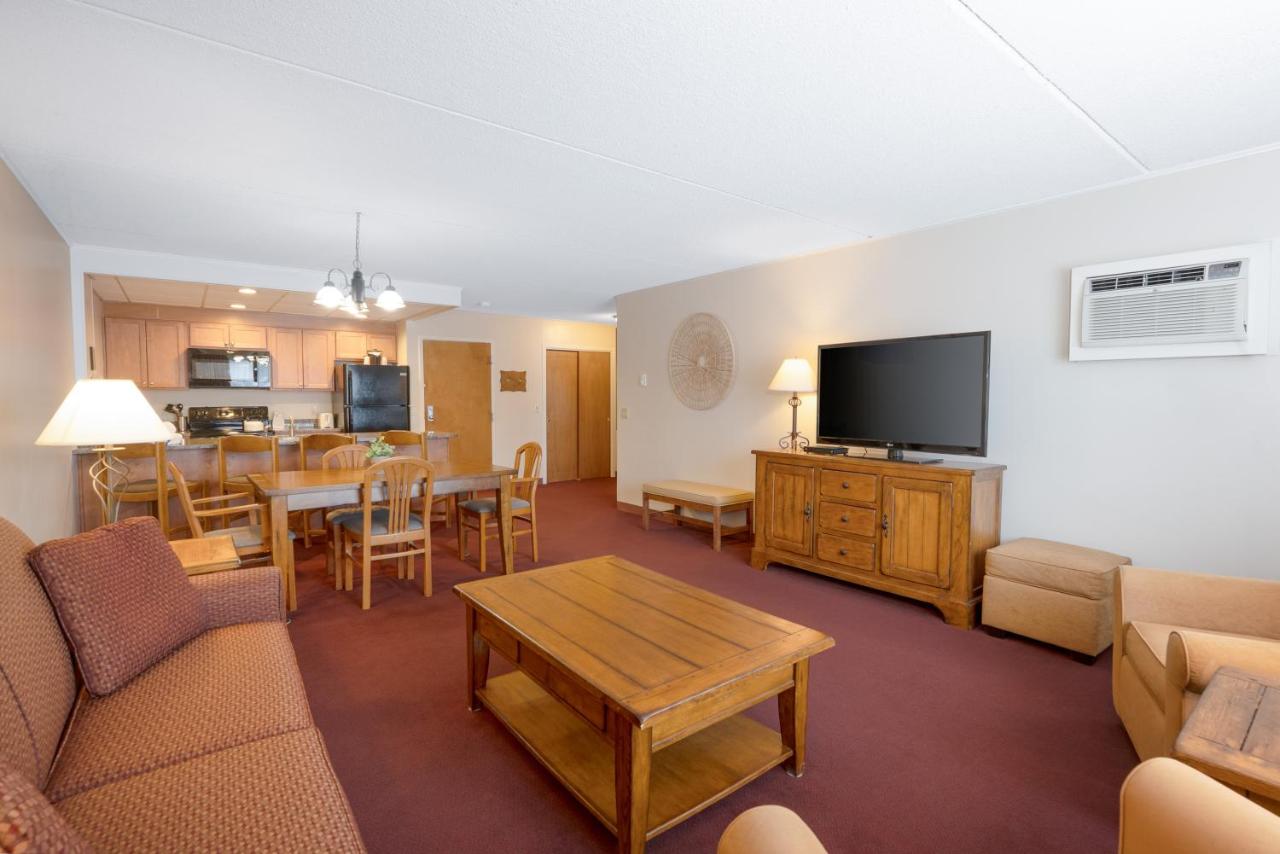 | Fireside Inn & Suites Gilford