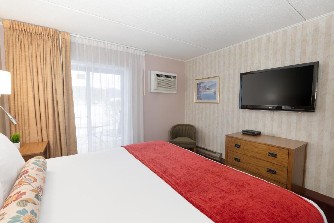 | Fireside Inn & Suites Gilford