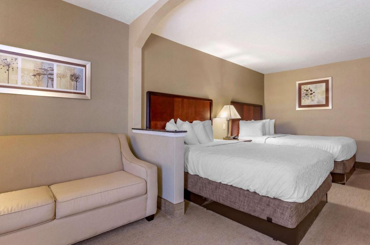 Queen Room with Two Queen Beds with Sofa Bed at Best Western Plus Inn at Hunt Ridge
