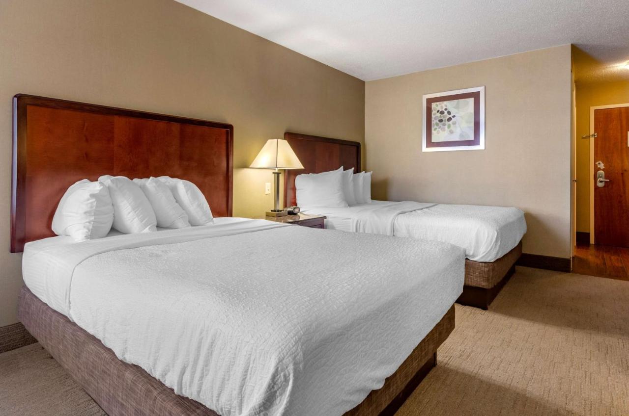Queen Room with Two Queen Beds at Best Western Plus Inn at Hunt Ridge