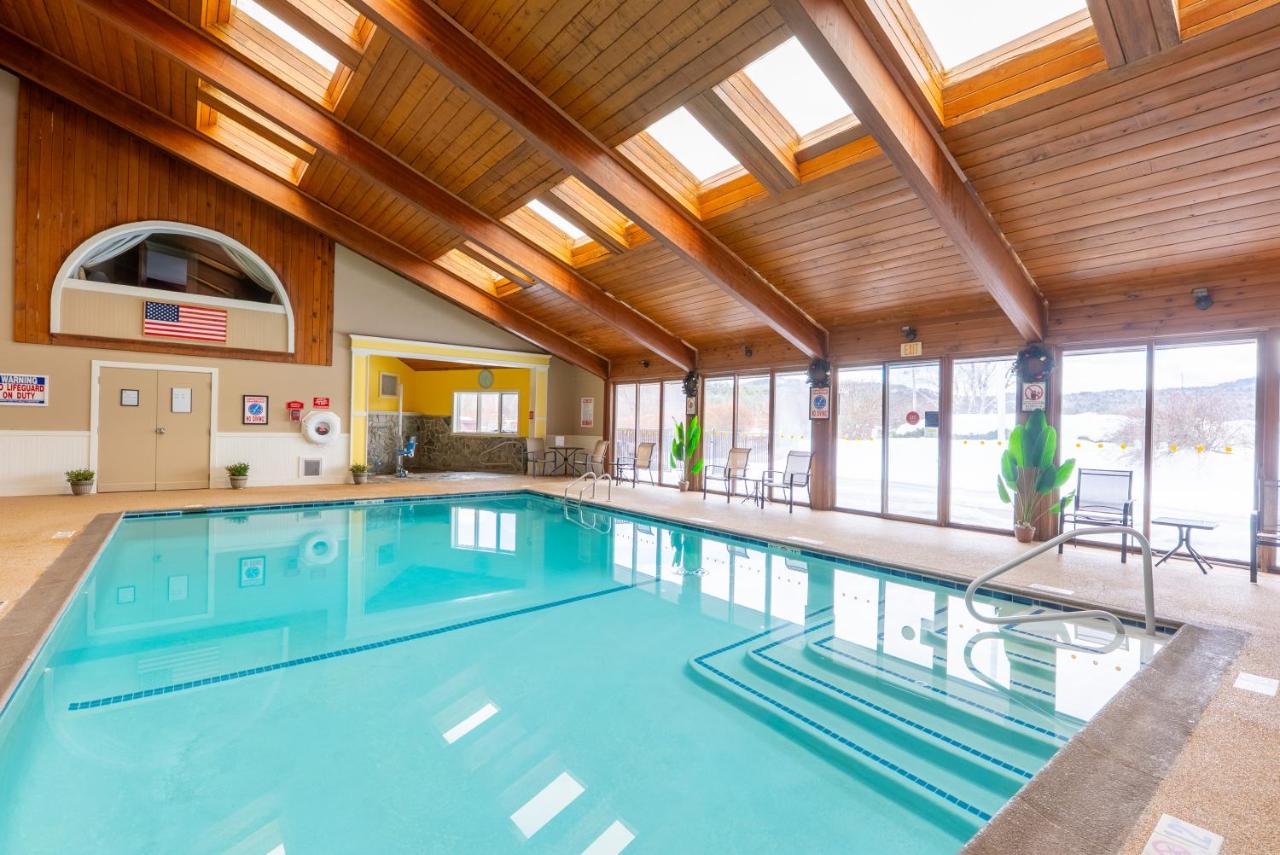 | Fireside Inn & Suites Gilford