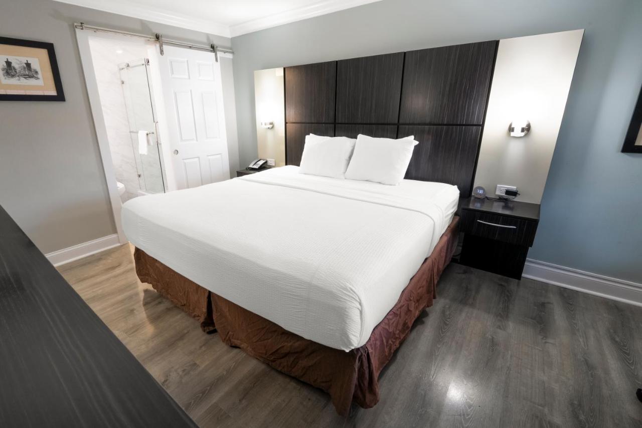 King Room - Non-Smoking at Best Western Historic Bayfront