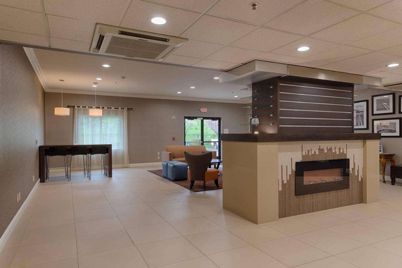 | Best Western Plus Delta Inn & Suites