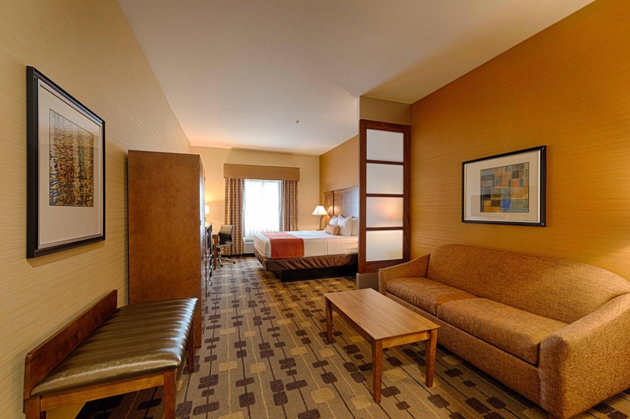 | Best Western Plus Delta Inn & Suites