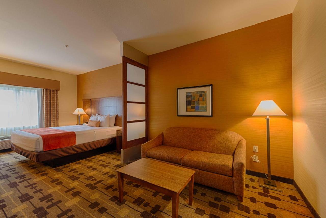 | Best Western Plus Delta Inn & Suites