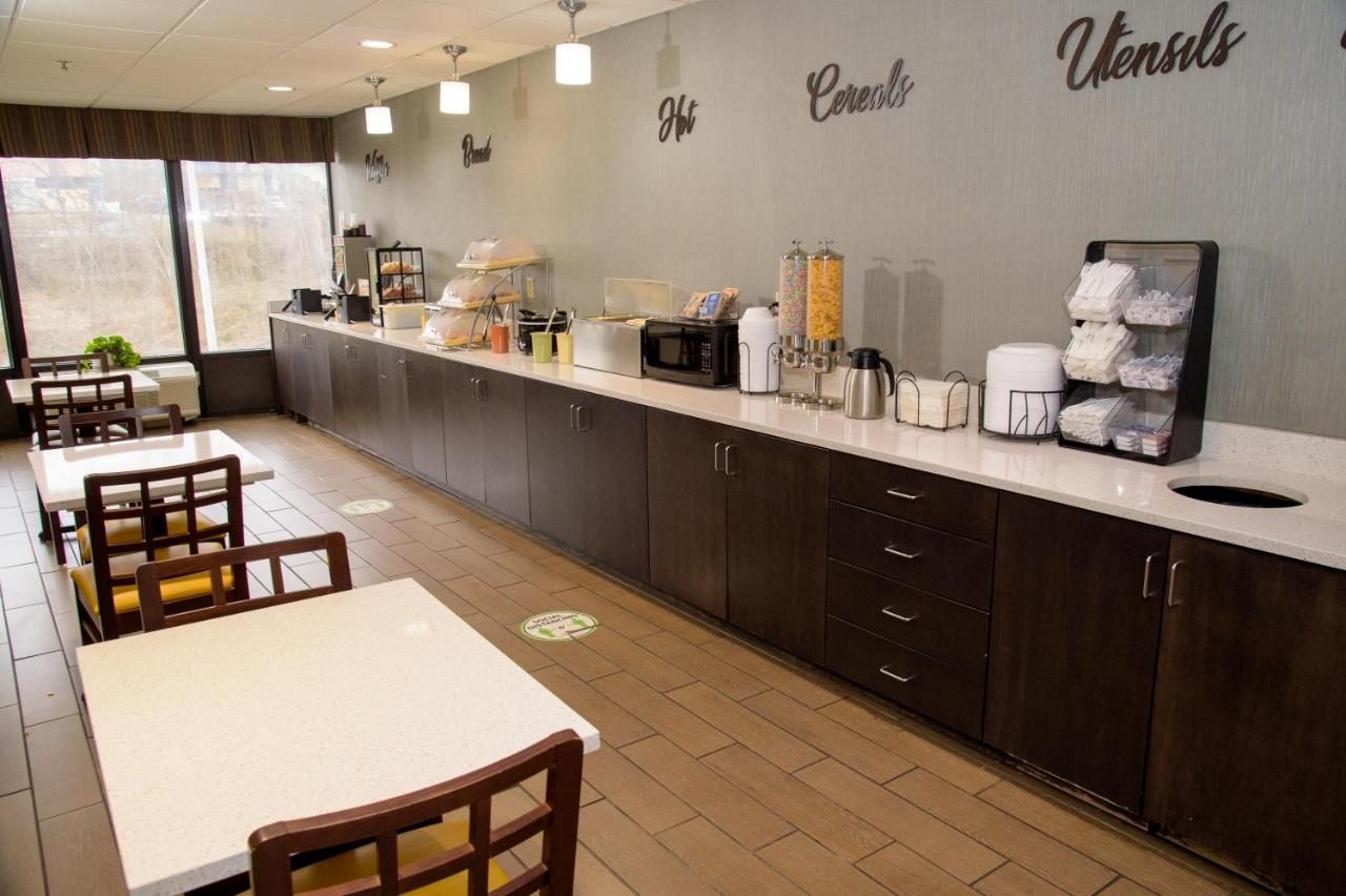 | Pigeon River Inn