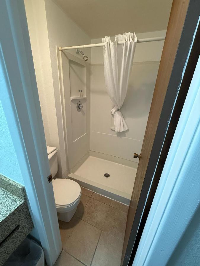 | Richland Inn & Suites