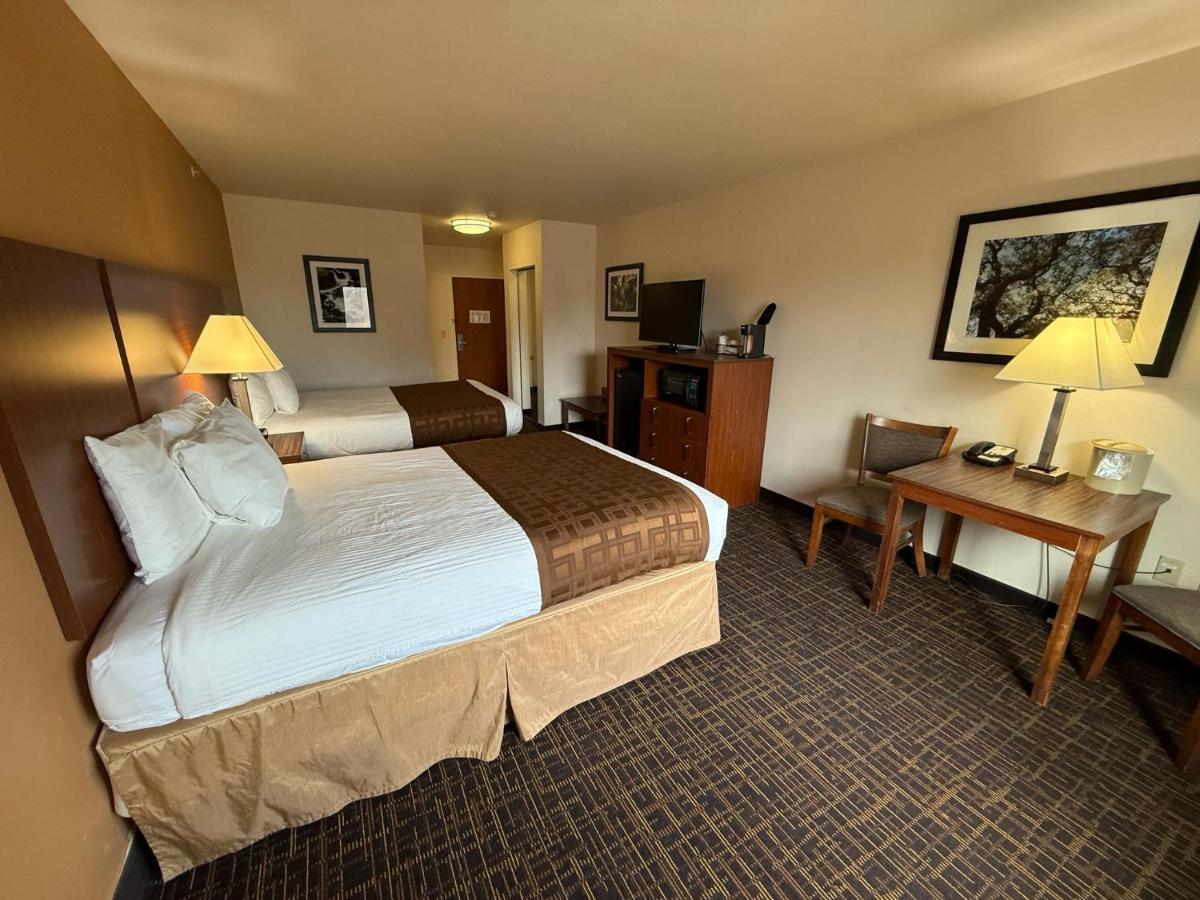 | Richland Inn & Suites