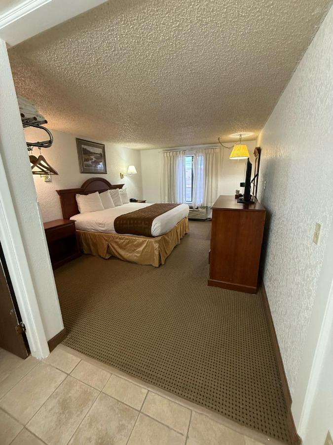 | Richland Inn & Suites