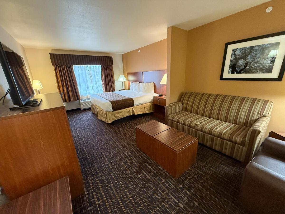 | Richland Inn & Suites
