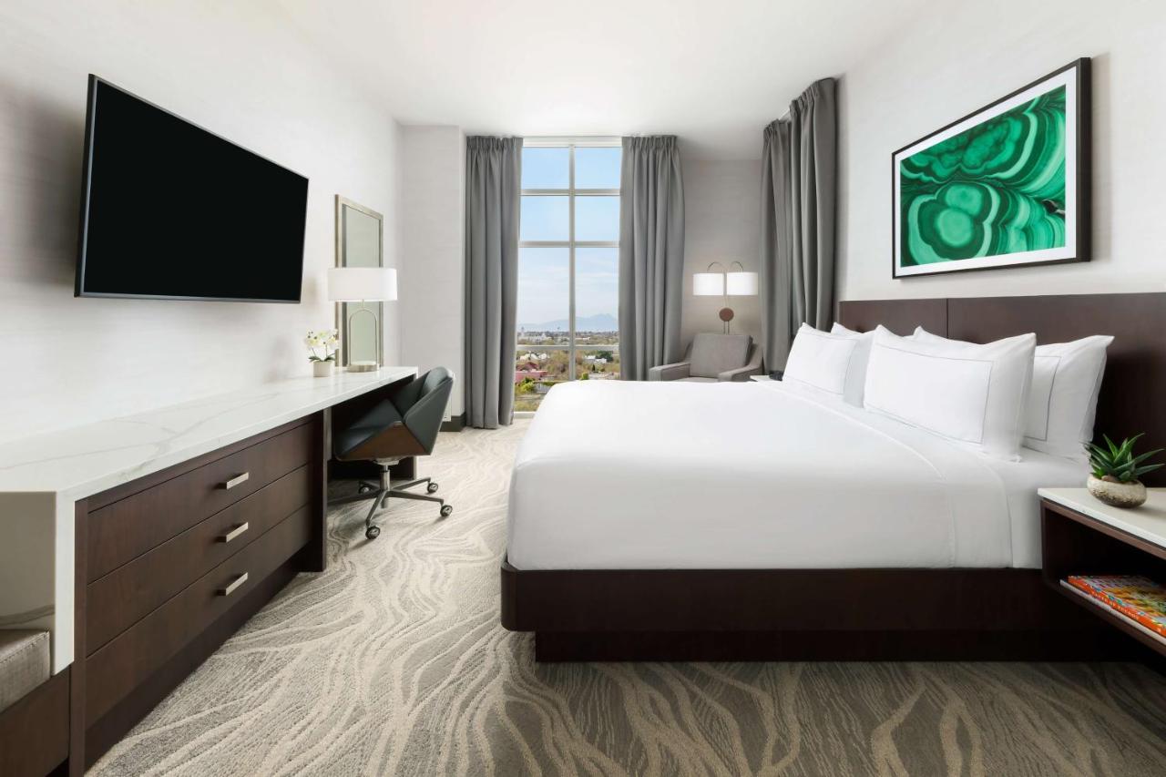 King Room at DoubleTree by Hilton Tucson Downtown Convention Center